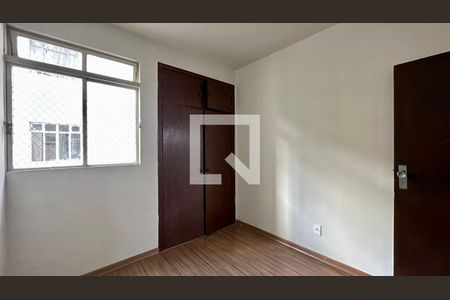 Quarto  de apartamento à venda com 3 quartos, 95m² em Vila Paris, Belo Horizonte