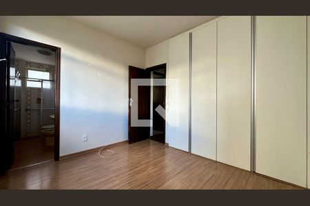 Quarto  de apartamento à venda com 3 quartos, 95m² em Vila Paris, Belo Horizonte