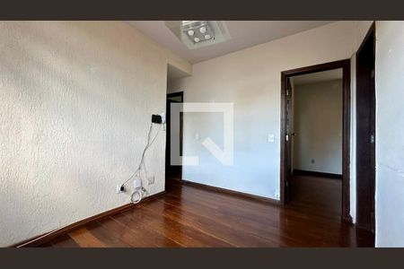 Sala  de apartamento à venda com 3 quartos, 95m² em Vila Paris, Belo Horizonte