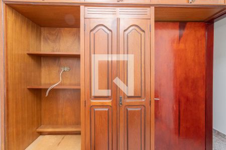 Casa à venda com 4 quartos, 126m² em Jardim Cotinha, São Paulo