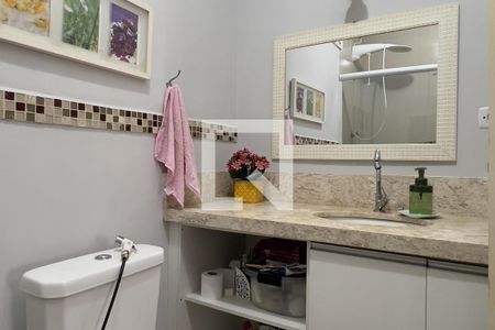 Banheiro da Suíte de casa para alugar com 2 quartos, 70m² em Vila Herminia, Guarulhos