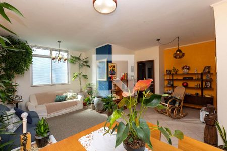 Sala de Estar de apartamento à venda com 3 quartos, 120m² em Cambuí, Campinas