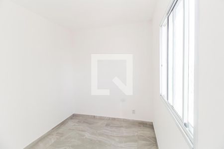 Quarto 1 de casa para alugar com 2 quartos, 34m² em Vila Sul Americana, Carapicuíba