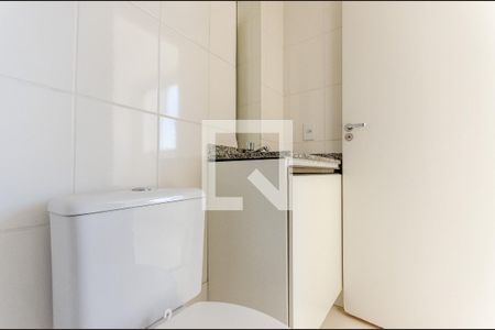 Banheiro de apartamento para alugar com 1 quarto, 32m² em Parque Anhanguera, São Paulo