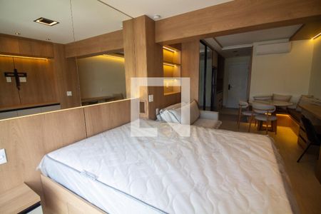 Quarto de kitnet/studio para alugar com 1 quarto, 31m² em Jardim das Acacias, São Paulo