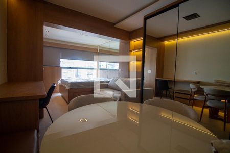 Sala de kitnet/studio para alugar com 1 quarto, 31m² em Jardim das Acacias, São Paulo