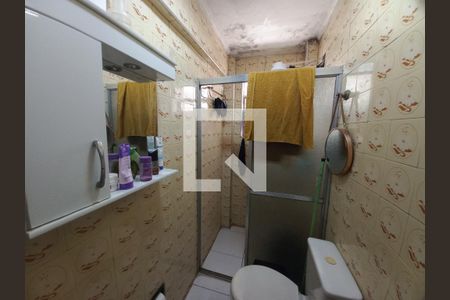 Banheiro de apartamento para alugar com 1 quarto, 45m² em José Menino, Santos