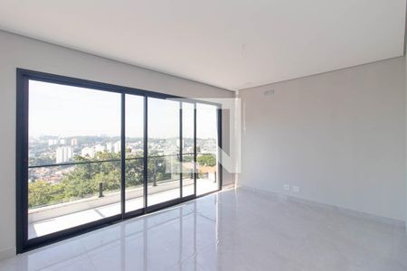 Casa à venda com 4 quartos, 300m² em Vila Irmaos Arnoni, São Paulo