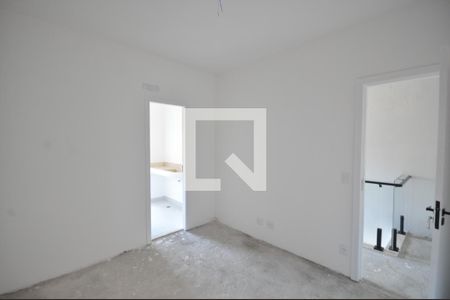 Quarto  de casa à venda com 4 quartos, 360m² em Vila Irmaos Arnoni, São Paulo