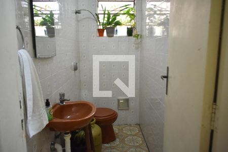 Lavabo de casa à venda com 4 quartos, 250m² em Parque Imperial, São Paulo
