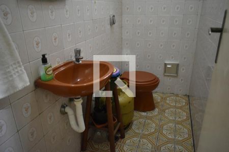 Lavabo de casa à venda com 4 quartos, 250m² em Parque Imperial, São Paulo