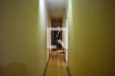 Corredor de casa à venda com 4 quartos, 250m² em Parque Imperial, São Paulo