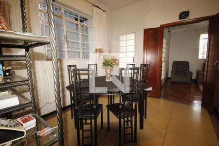 Sala 2 de casa à venda com 8 quartos, 360m² em Nova Suíça, Belo Horizonte