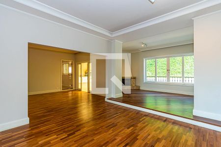 Sala  de casa à venda com 3 quartos, 700m² em Jardim Guedala, São Paulo