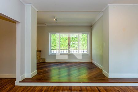 Sala  de casa à venda com 3 quartos, 700m² em Jardim Guedala, São Paulo