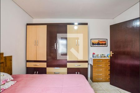 Quarto 2 de casa à venda com 4 quartos, 190m² em Vila Vitória, Santo André