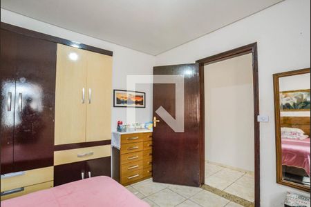 Quarto 2 de casa à venda com 4 quartos, 190m² em Vila Vitória, Santo André