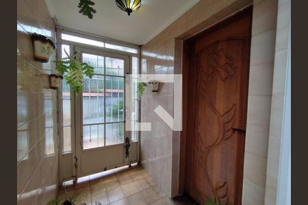 Entrada  de casa à venda com 3 quartos, 216m² em Vila Água Funda, São Paulo