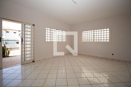 Sala 1 de casa de condomínio para alugar com 3 quartos, 350m² em Condomínio Quintas do Sol, Brasília