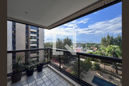 Varanda de apartamento para alugar com 3 quartos, 160m² em Barra da Tijuca, Rio de Janeiro