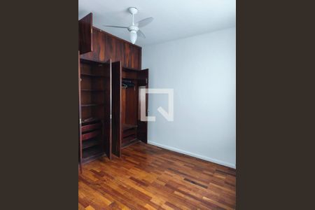 Quarto de apartamento à venda com 2 quartos, 60m² em Grajaú, Rio de Janeiro