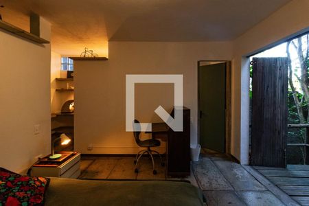 Suíte 1 de casa à venda com 7 quartos, 300m² em Vila Ipojuca, São Paulo