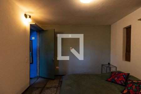 Suíte 1 de casa à venda com 7 quartos, 300m² em Vila Ipojuca, São Paulo