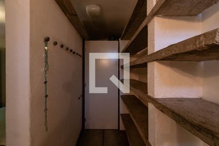 Banheiro da Suíte 1 de casa à venda com 7 quartos, 300m² em Vila Ipojuca, São Paulo