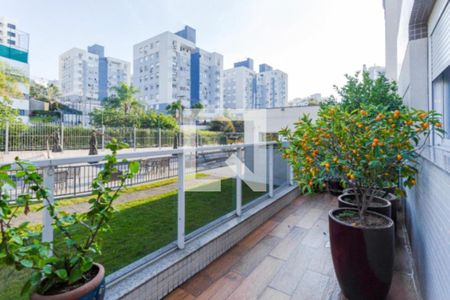 Foto 13 de apartamento à venda com 3 quartos, 110m² em Chácara das Pedras, Porto Alegre