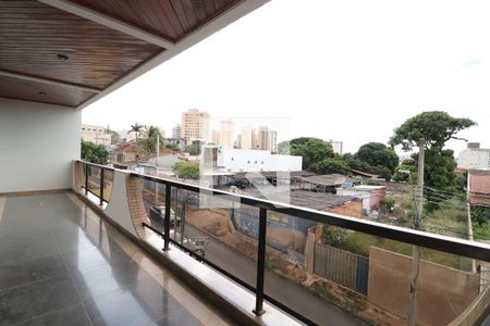 Sacada de apartamento para alugar com 3 quartos, 127m² em Fundinho, Uberlândia