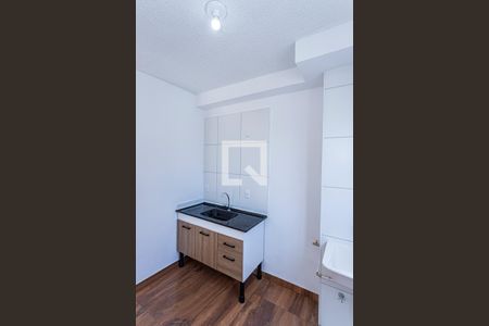 Sala, cozinha e área de serviço de apartamento para alugar com 2 quartos, 40m² em Vila Pirituba, São Paulo