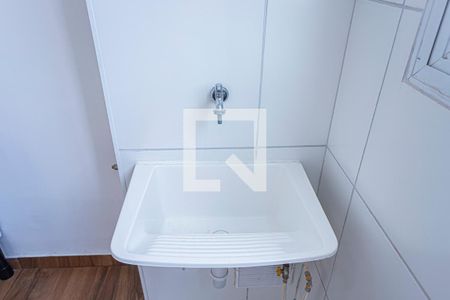Sala, cozinha e área de serviço de apartamento para alugar com 2 quartos, 40m² em Vila Pirituba, São Paulo