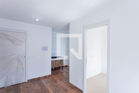 Sala, cozinha e área de serviço de apartamento para alugar com 2 quartos, 40m² em Vila Pirituba, São Paulo