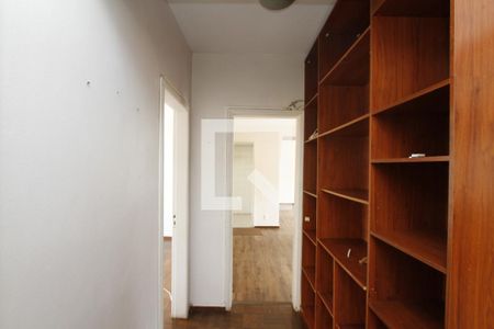 Corredor de apartamento para alugar com 3 quartos, 150m² em Salgado Filho, Belo Horizonte