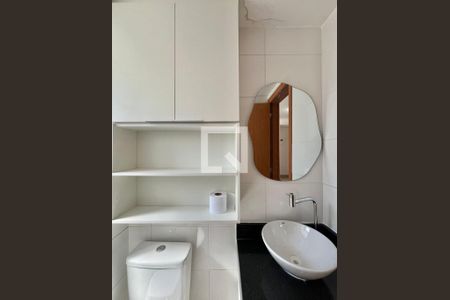 Banheiro de apartamento para alugar com 2 quartos, 45m² em Vila Satúrnia, Campinas