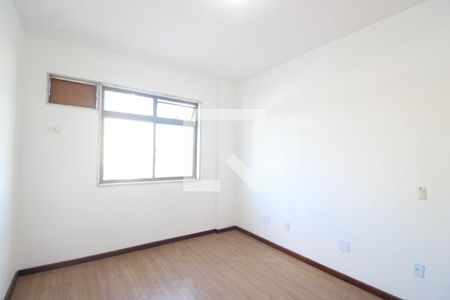 Quarto 1 de apartamento para alugar com 2 quartos, 70m² em Taquara, Rio de Janeiro