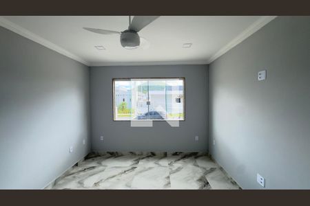 Quarto 1 de casa de condomínio para alugar com 6 quartos, 240m² em Cajueiros, Maricá