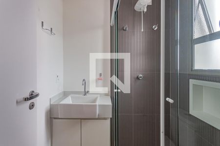 Banheiro da Suíte 1 de apartamento para alugar com 2 quartos, 40m² em Aclimação, São Paulo