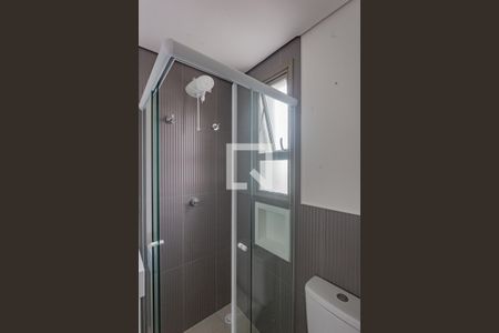 Banheiro da Suíte 1 de apartamento para alugar com 2 quartos, 40m² em Aclimação, São Paulo