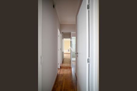 Corredor de apartamento para alugar com 3 quartos, 93m² em Vila Gumercindo, São Paulo
