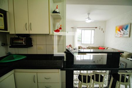 Cozinha de apartamento para alugar com 1 quarto, 56m² em Guilhermina, Praia Grande