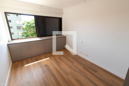 QUARTO 1 de apartamento para alugar com 3 quartos, 125m² em Bosque, Campinas