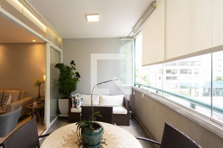 Varanda de apartamento à venda com 3 quartos, 121m² em Indianópolis, São Paulo