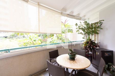 Varanda de apartamento à venda com 3 quartos, 121m² em Indianópolis, São Paulo