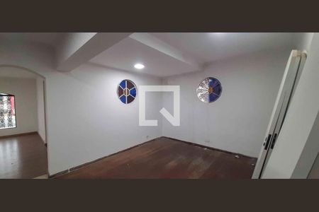 Casa para alugar com 5 quartos, 500m² em Vila Osasco, Osasco