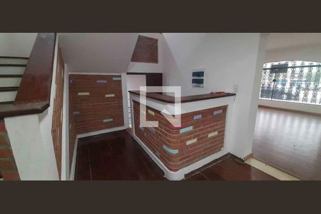 Casa para alugar com 5 quartos, 500m² em Vila Osasco, Osasco