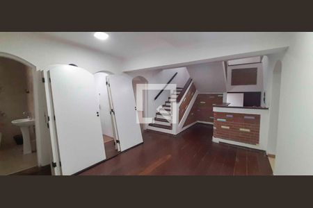 Casa para alugar com 5 quartos, 500m² em Vila Osasco, Osasco