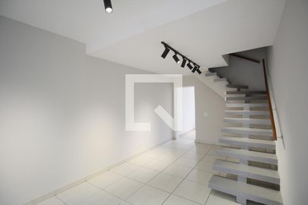 Sala de casa para alugar com 3 quartos, 120m² em Parque Albina, Taboão da Serra