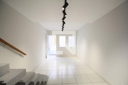 Sala de casa para alugar com 3 quartos, 120m² em Parque Albina, Taboão da Serra
