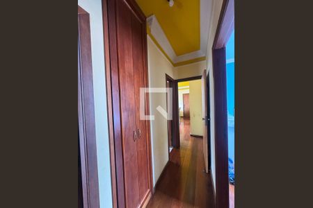 circulação  de apartamento à venda com 3 quartos, 121m² em Sagrada Família, Belo Horizonte